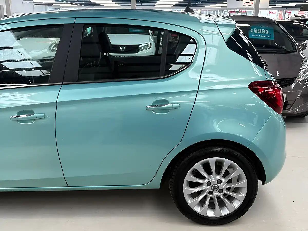 Used 2015 Vauxhall Corsa Se Green - Interior and Exterior details 11