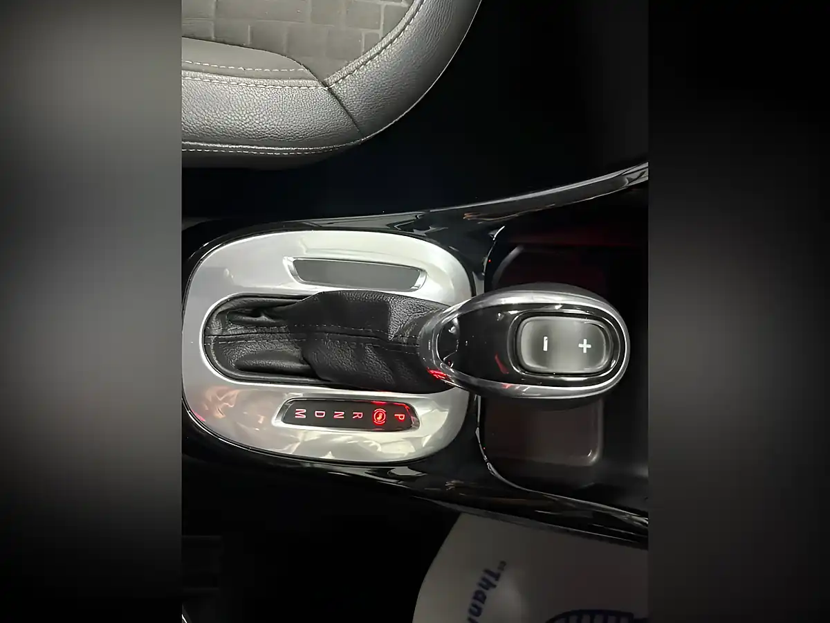 Used 2015 Vauxhall Corsa Se Green - Interior and Exterior details 15