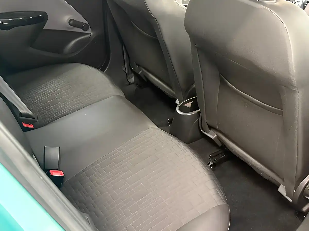Used 2015 Vauxhall Corsa Se Green - Interior and Exterior details 17