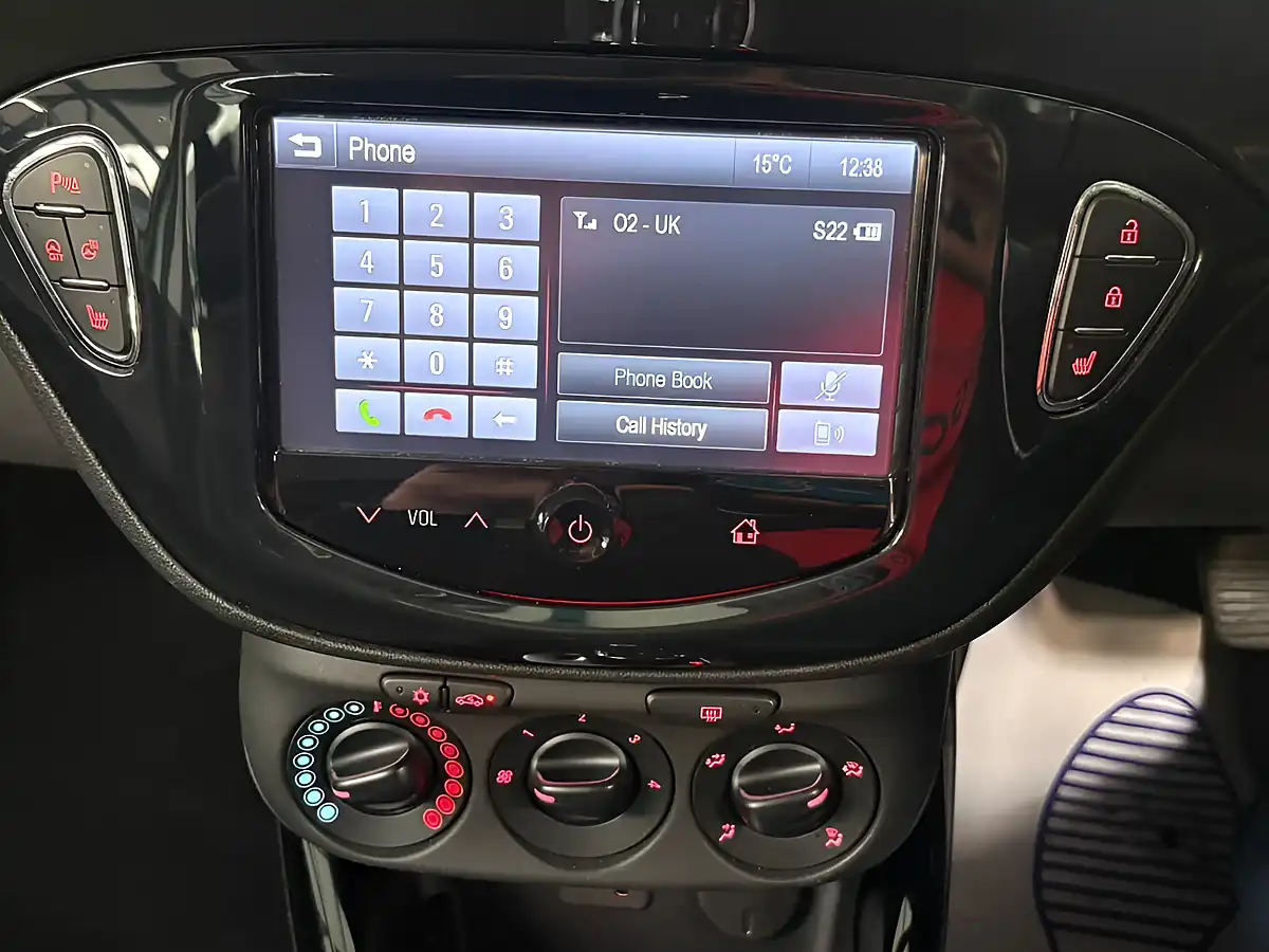 Used 2015 Vauxhall Corsa Se Green - Interior and Exterior details 18