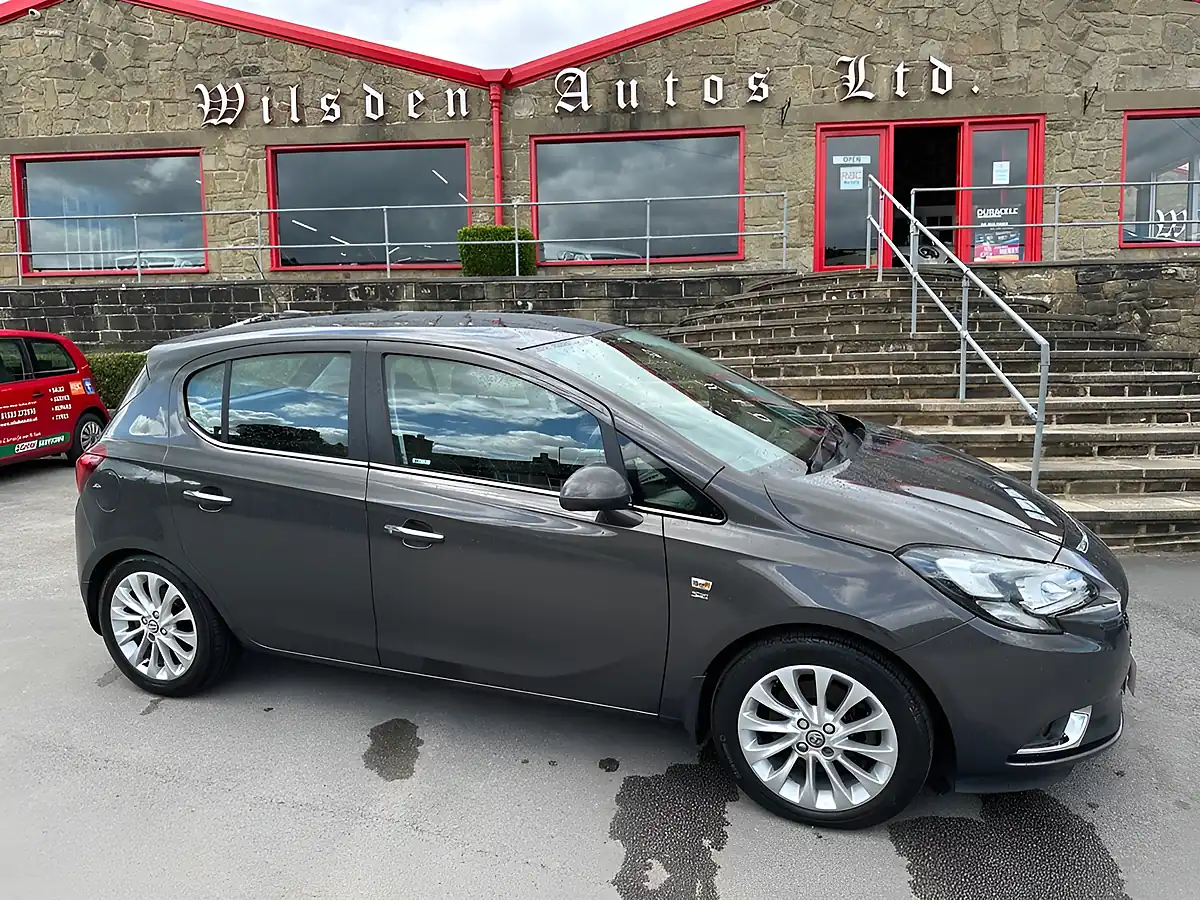 Used 2015 Vauxhall Corsa Se Grey - Front View