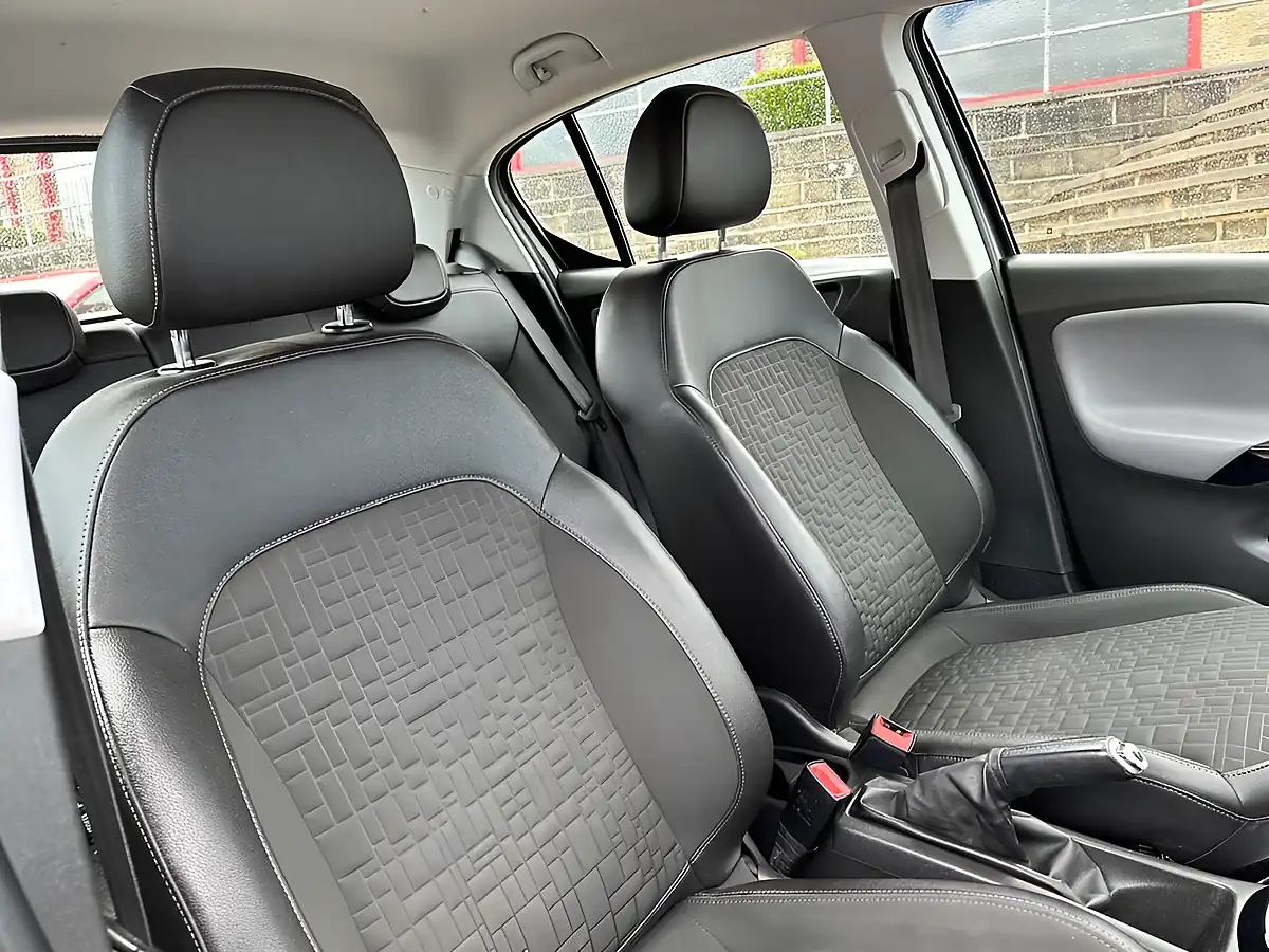 Used 2015 Vauxhall Corsa Se Grey - Interior and Exterior details 12