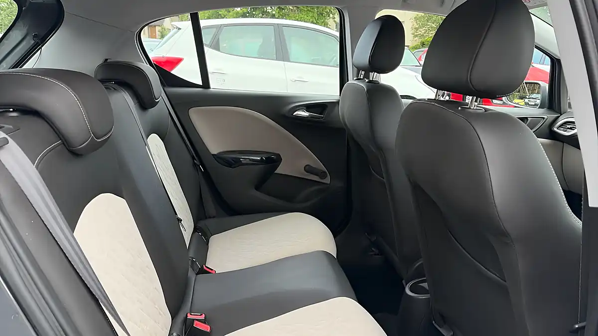 Used 2015 Vauxhall Corsa Se Grey - Interior and Exterior details 8