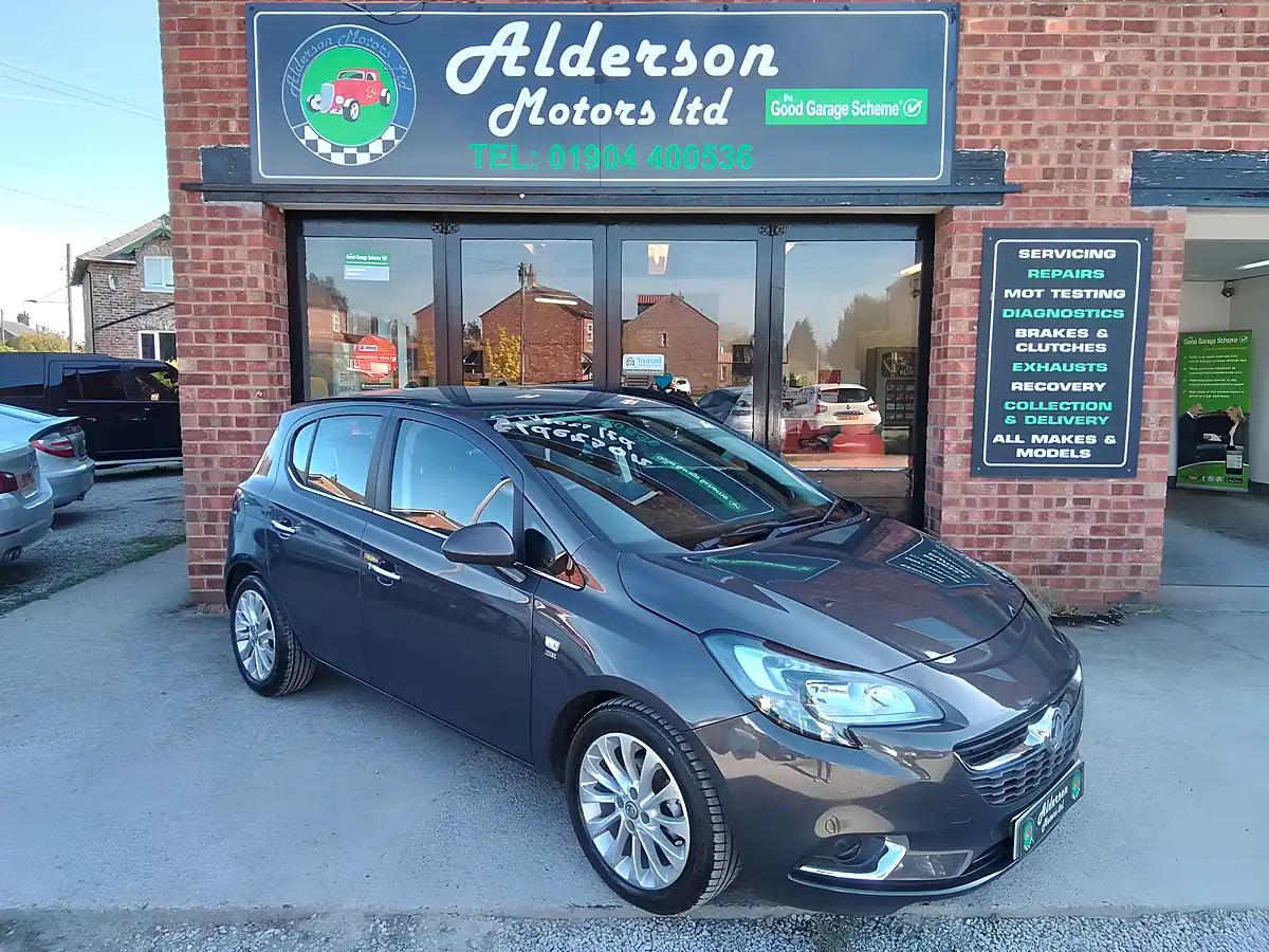 Used 2015 Vauxhall Corsa Se Grey - Front View