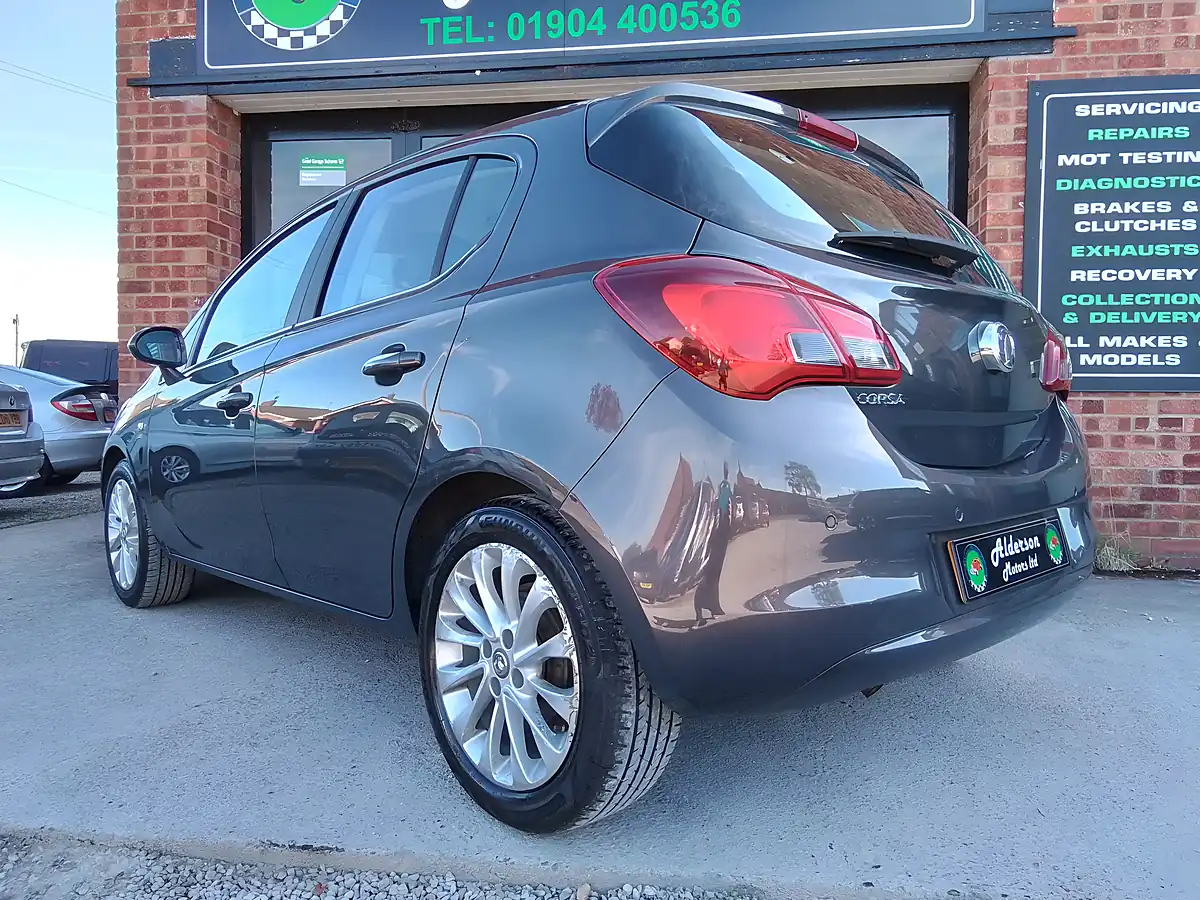 Used 2015 Vauxhall Corsa Se Grey - Interior and Exterior details 13