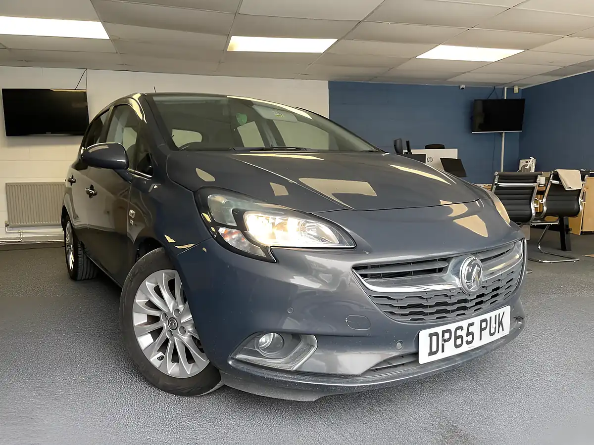 Used 2015 Vauxhall Corsa Se Grey - Front View