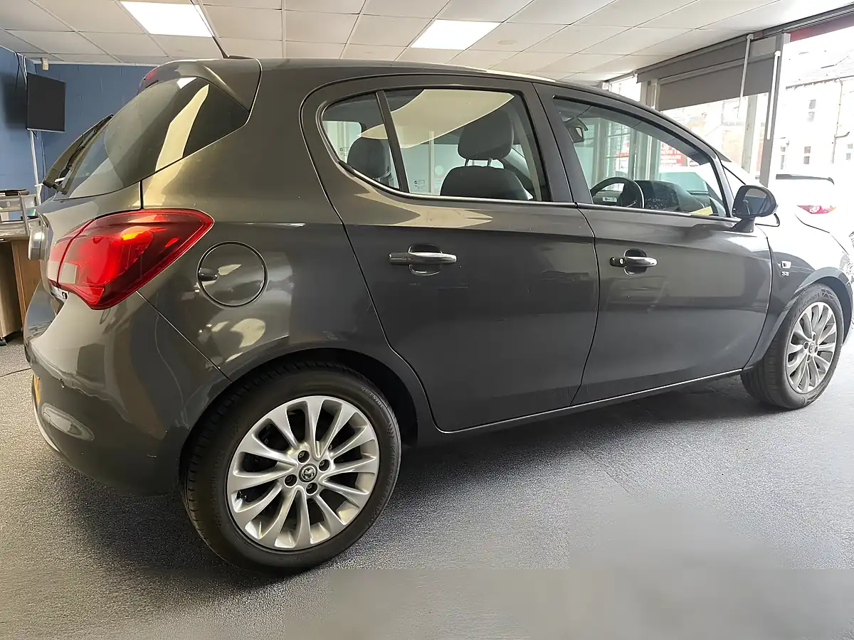 Used 2015 Vauxhall Corsa Se Grey - Interior and Exterior details 11