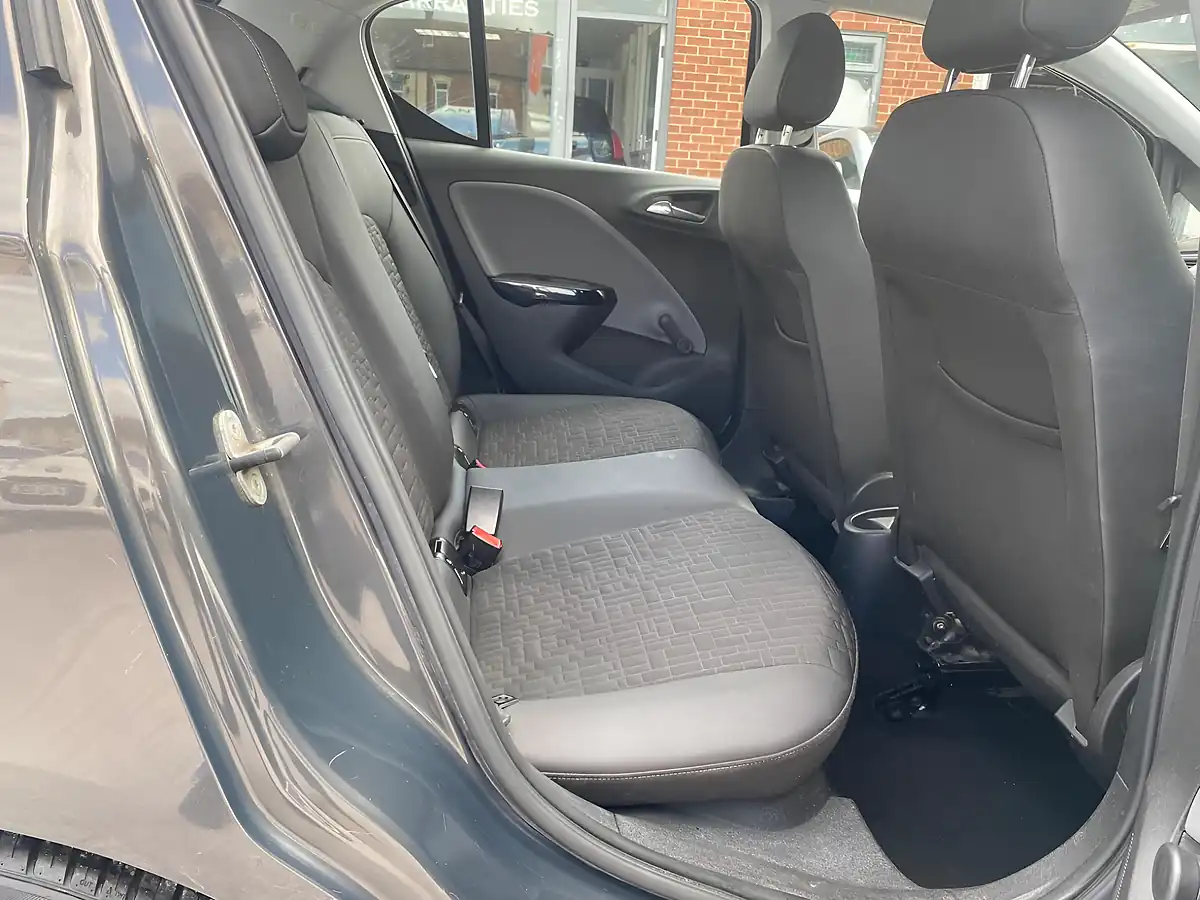 Used 2015 Vauxhall Corsa Se Grey - Interior and Exterior details 13