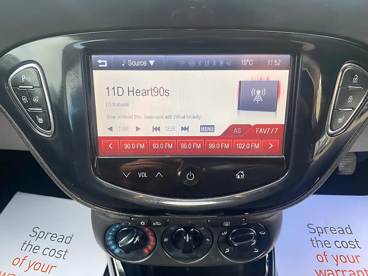 Used 2015 Vauxhall Corsa Se Grey - Interior and Exterior details 17
