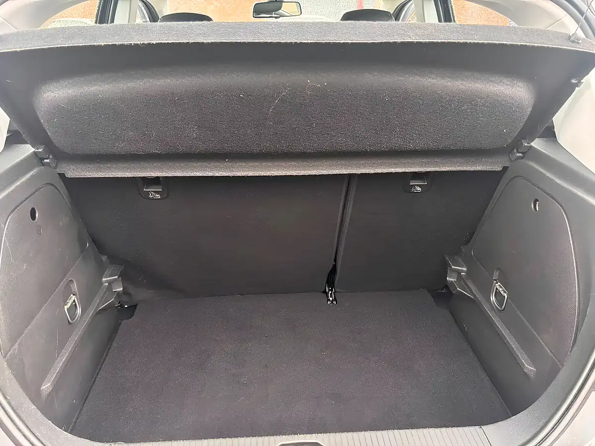 Used 2015 Vauxhall Corsa Se Grey - Interior and Exterior details 10