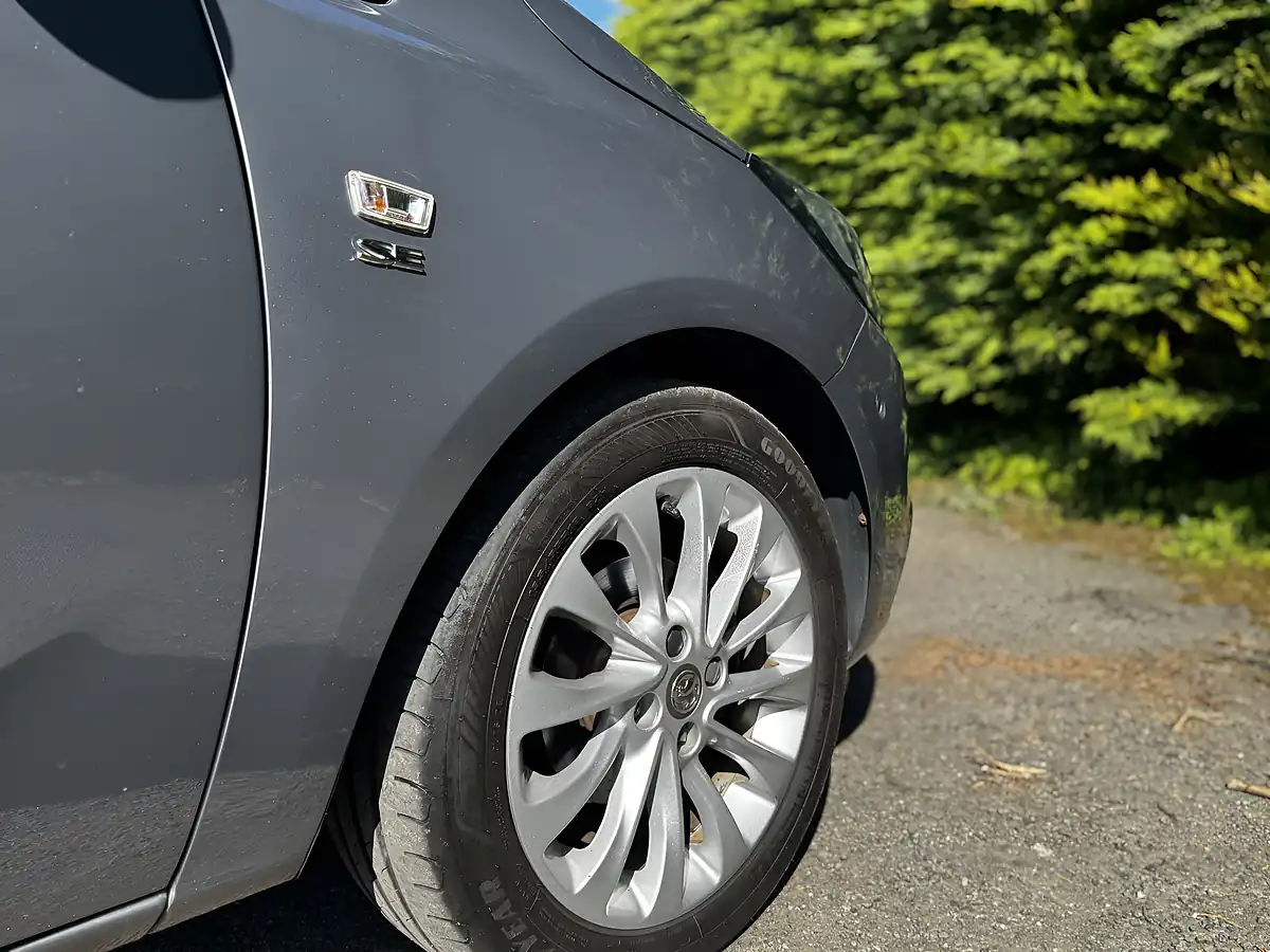 Used 2015 Vauxhall Corsa Se Grey - Interior and Exterior details 10