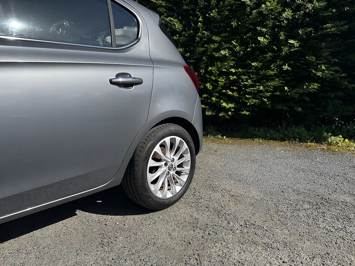 Used 2015 Vauxhall Corsa Se Grey - Interior and Exterior details 11