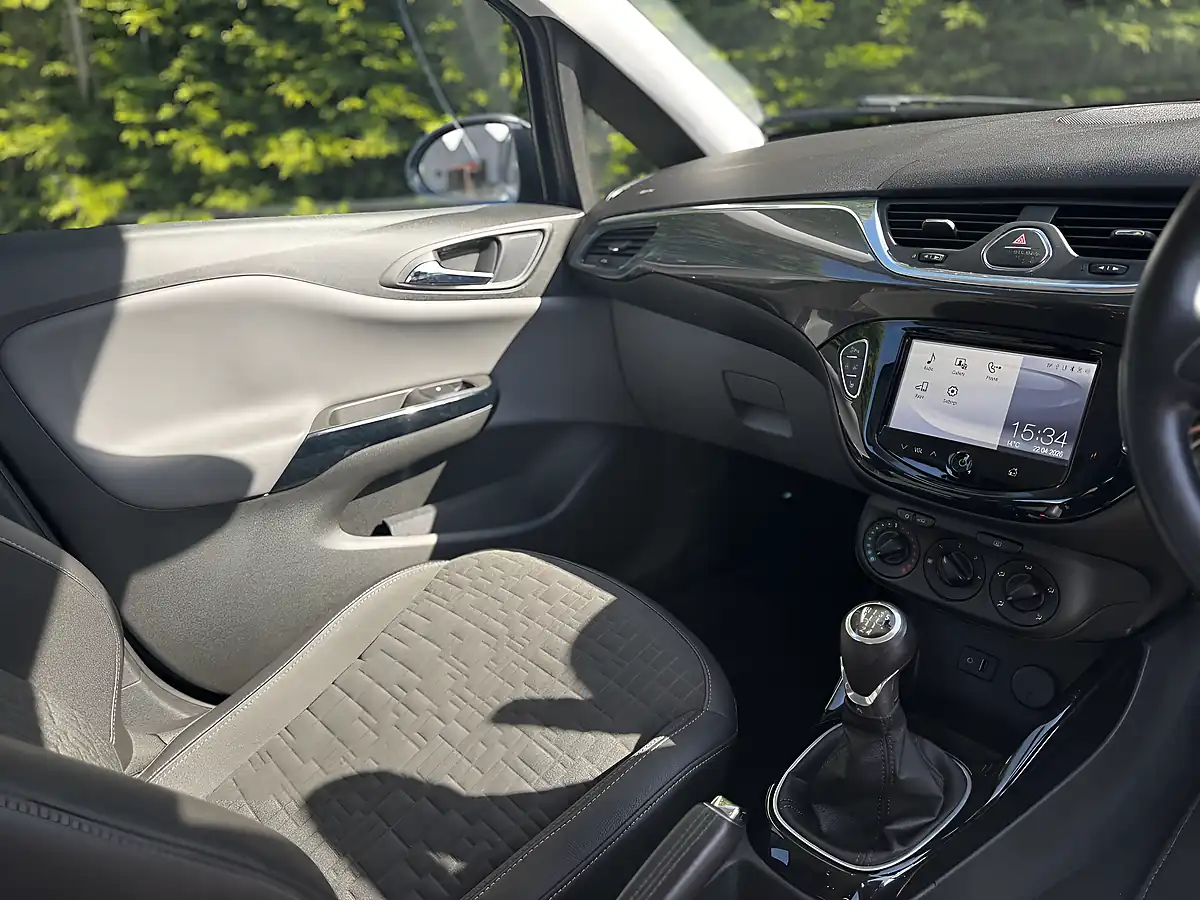 Used 2015 Vauxhall Corsa Se Grey - Interior and Exterior details 14