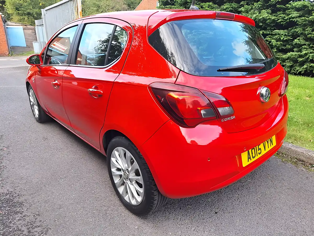 Used 2015 Vauxhall Corsa Se Red - Interior and Exterior details 12