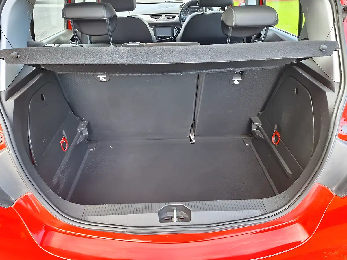 Used 2015 Vauxhall Corsa Se Red - Interior and Exterior details 19