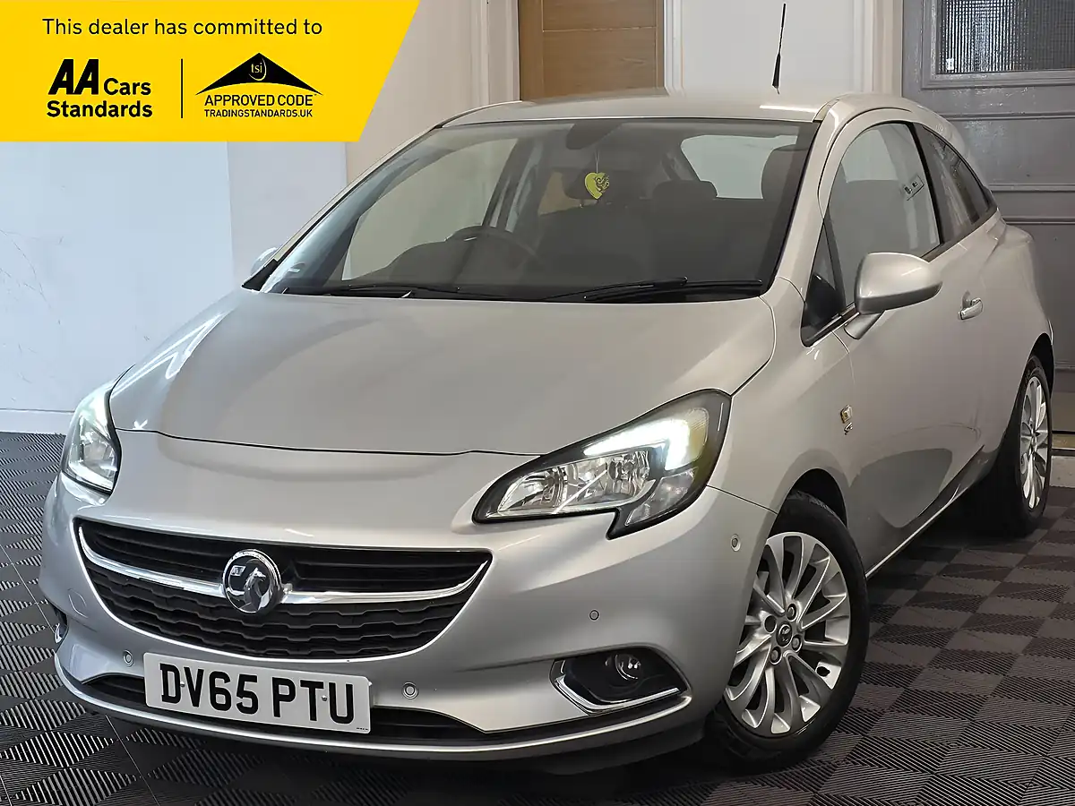 Used 2015 Vauxhall Corsa Se Silver - Front View