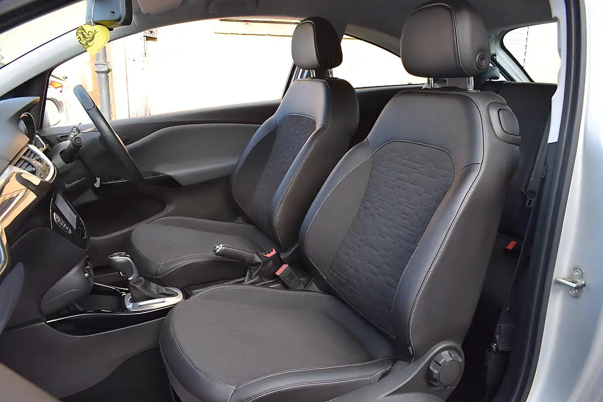 Used 2015 Vauxhall Corsa Se Silver - Interior and Exterior details 11
