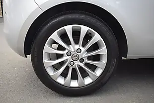 Used 2015 Vauxhall Corsa Se Silver - Interior and Exterior details 19