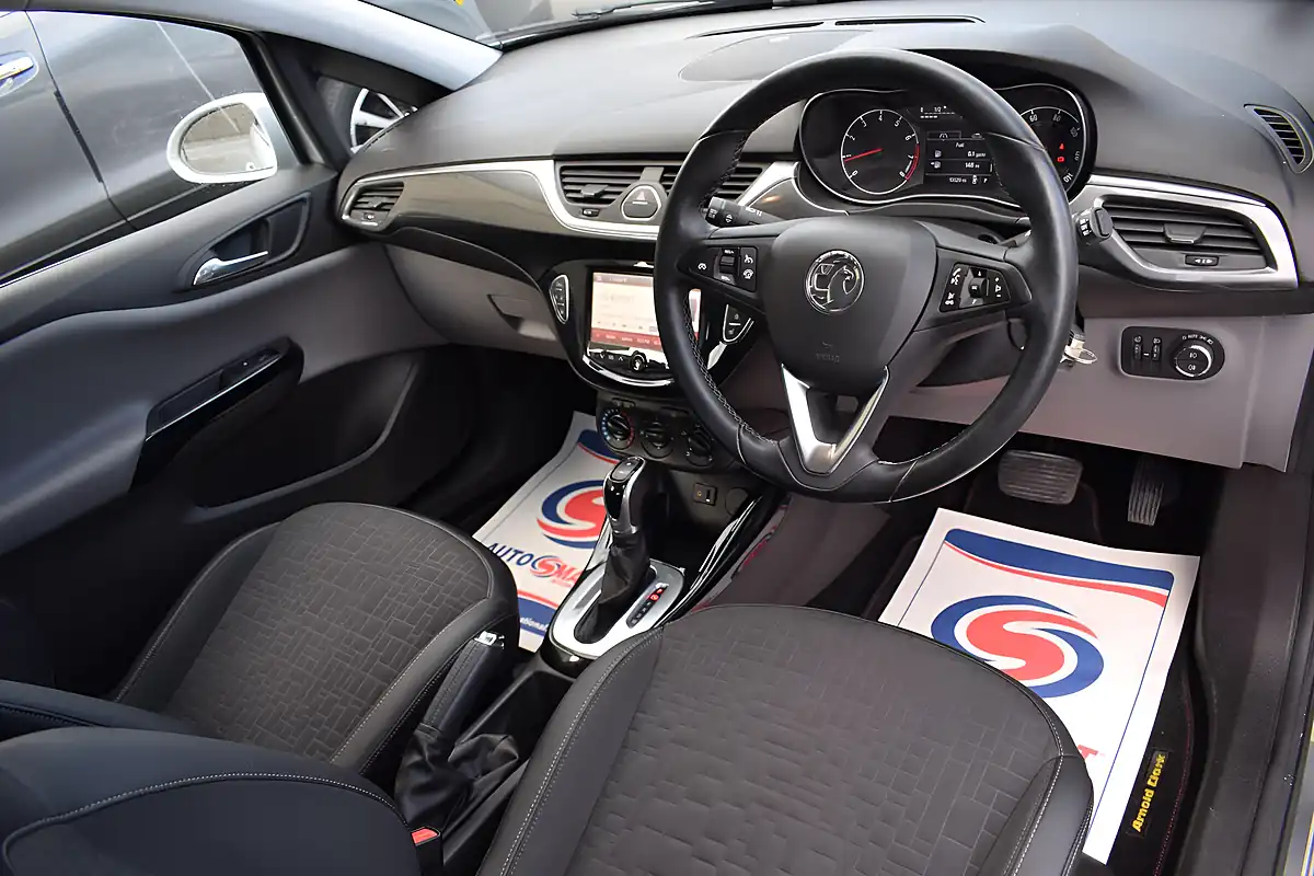 Used 2015 Vauxhall Corsa Se Silver - Interior and Exterior details 7