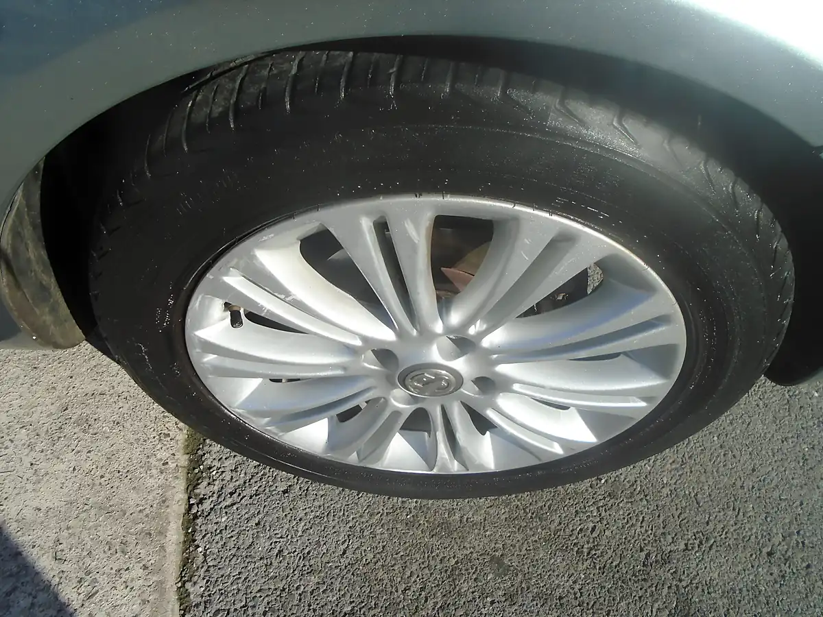 Used 2015 Vauxhall Corsa Se Silver - Interior and Exterior details 4