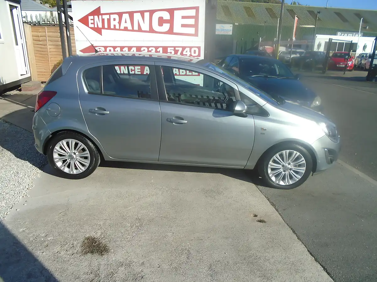 Used 2015 Vauxhall Corsa Se Silver - Interior and Exterior details 5