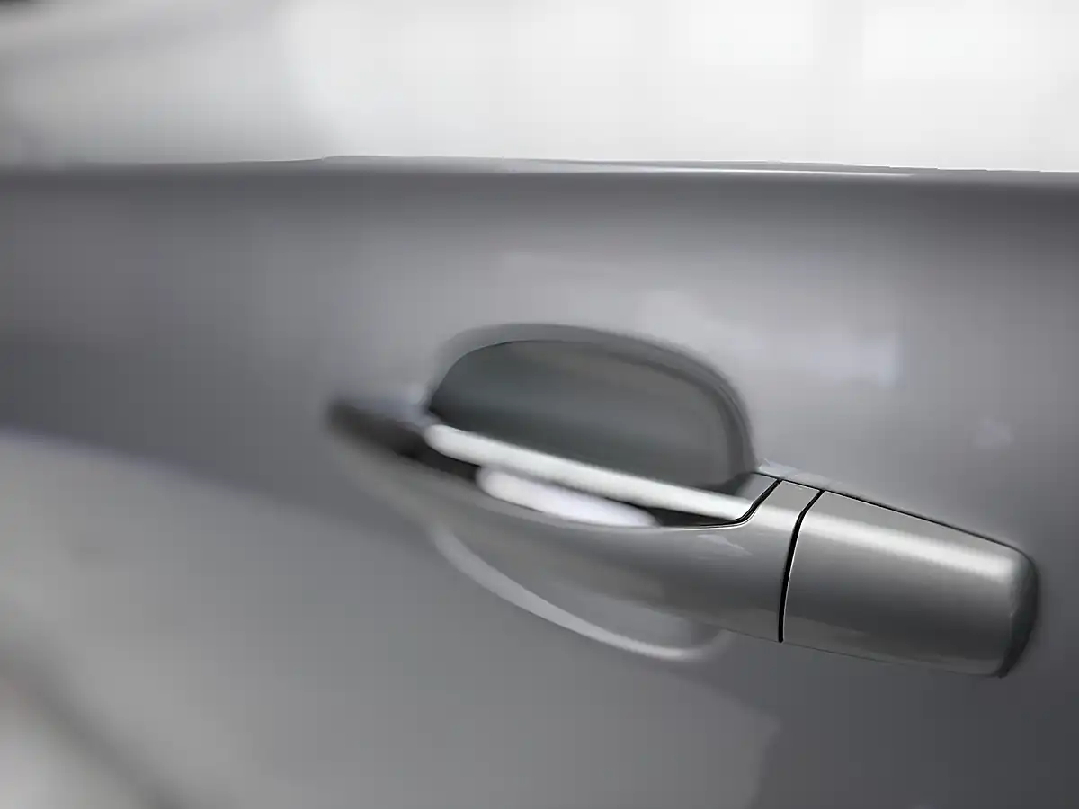 Used 2015 Vauxhall Corsa Se Silver - Interior and Exterior details 11