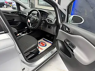 Used 2015 Vauxhall Corsa Se Silver - Interior and Exterior details 12