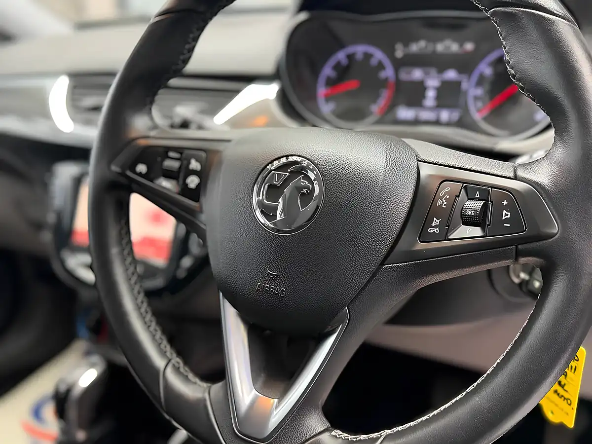 Used 2015 Vauxhall Corsa Se Silver - Interior and Exterior details 15