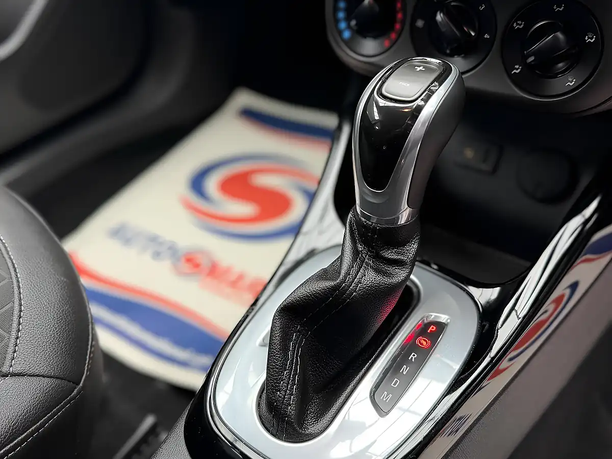 Used 2015 Vauxhall Corsa Se Silver - Interior and Exterior details 20