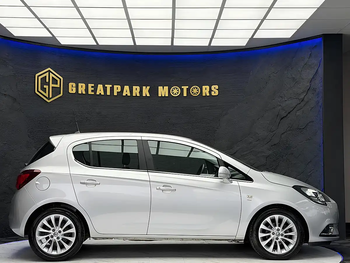 Used 2015 Vauxhall Corsa Se Silver - Interior and Exterior details 4