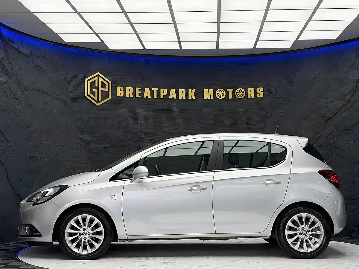 Used 2015 Vauxhall Corsa Se Silver - Interior and Exterior details 8