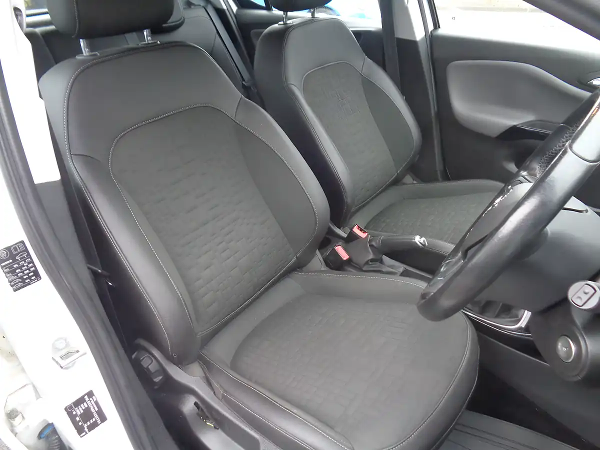 Used 2015 Vauxhall Corsa Se White - Interior and Exterior details 12