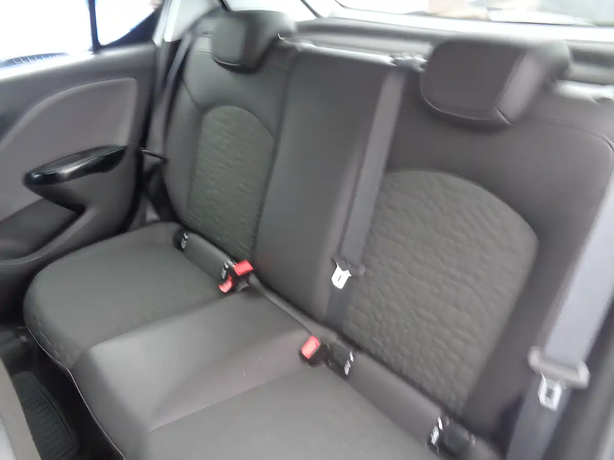 Used 2015 Vauxhall Corsa Se White - Interior and Exterior details 14