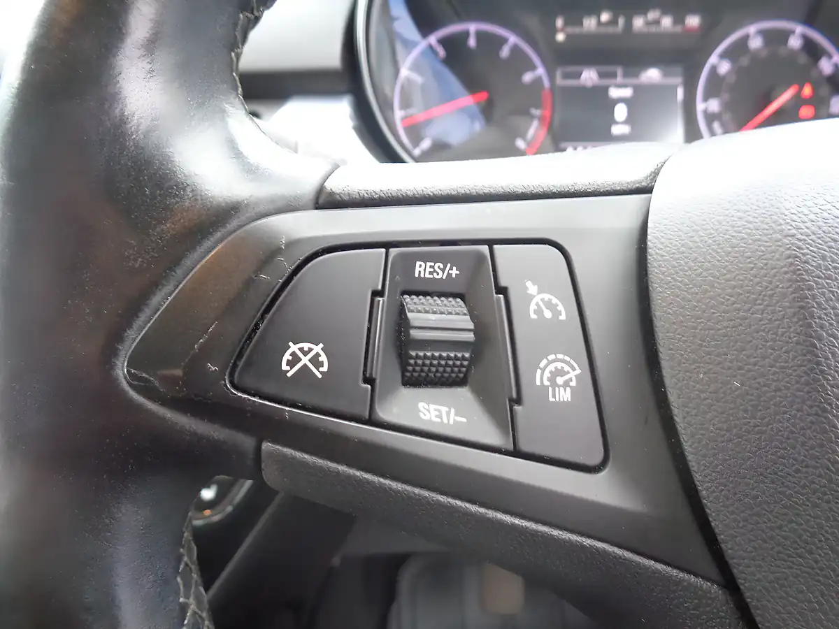 Used 2015 Vauxhall Corsa Se White - Interior and Exterior details 20