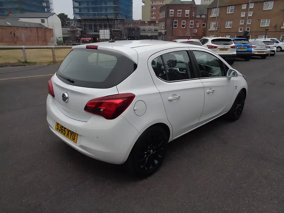 Used 2015 Vauxhall Corsa Se White - Interior and Exterior details 7
