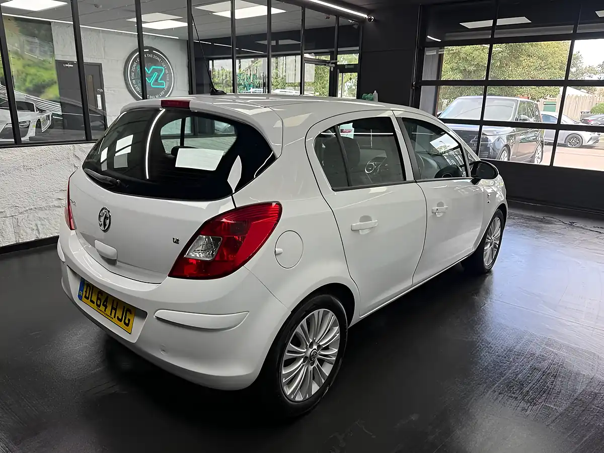 Used 2015 Vauxhall Corsa Se White - Interior and Exterior details 10