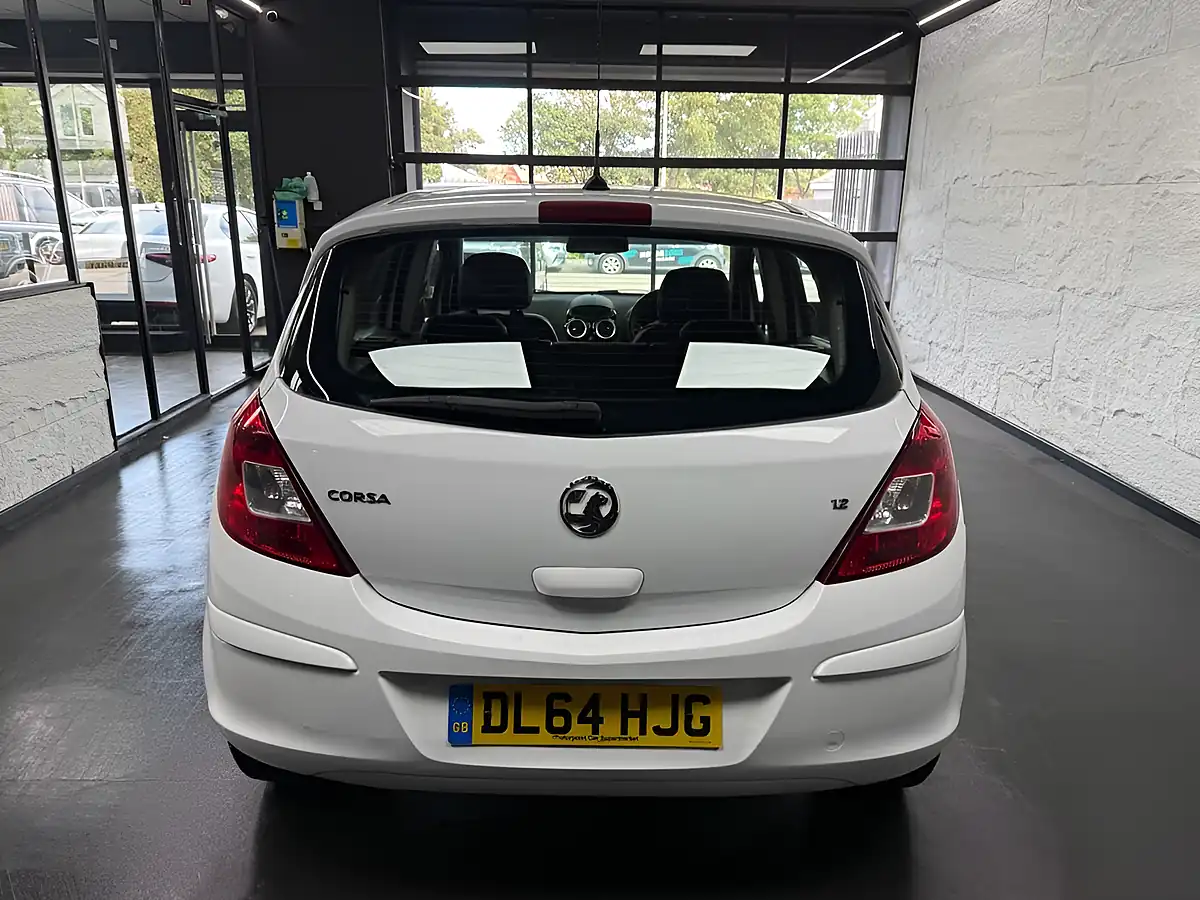 Used 2015 Vauxhall Corsa Se White - Interior and Exterior details 11