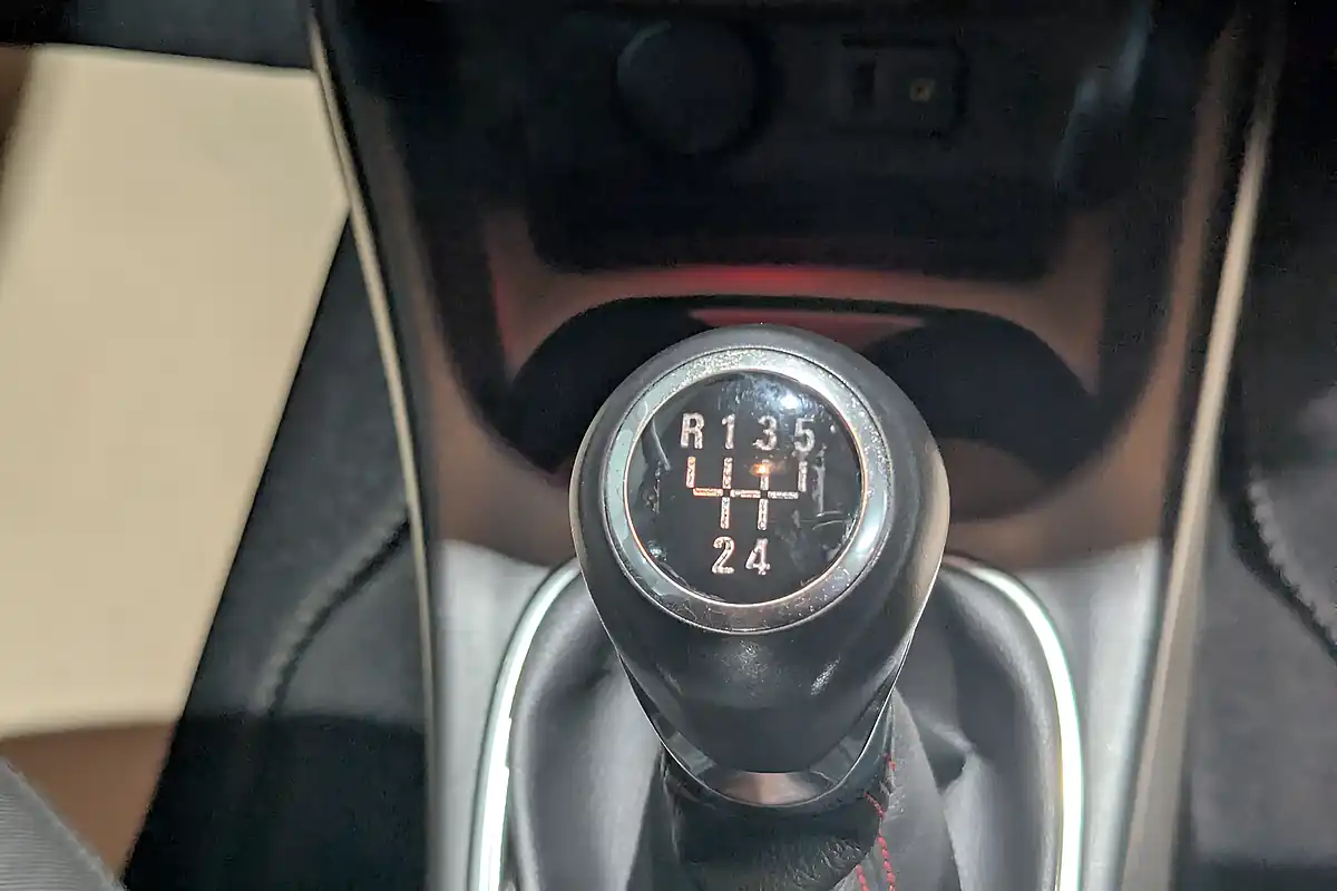 Used 2015 Vauxhall Corsa Sri Black - Interior and Exterior details 14
