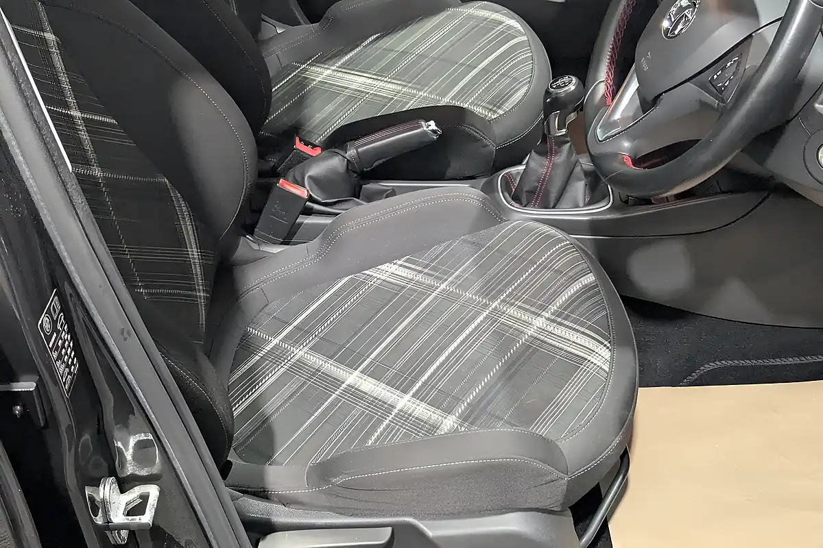 Used 2015 Vauxhall Corsa Sri Black - Interior and Exterior details 15