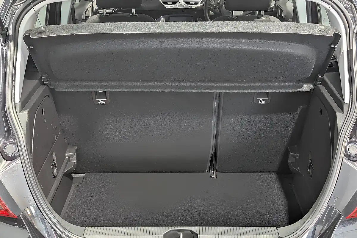 Used 2015 Vauxhall Corsa Sri Black - Interior and Exterior details 17