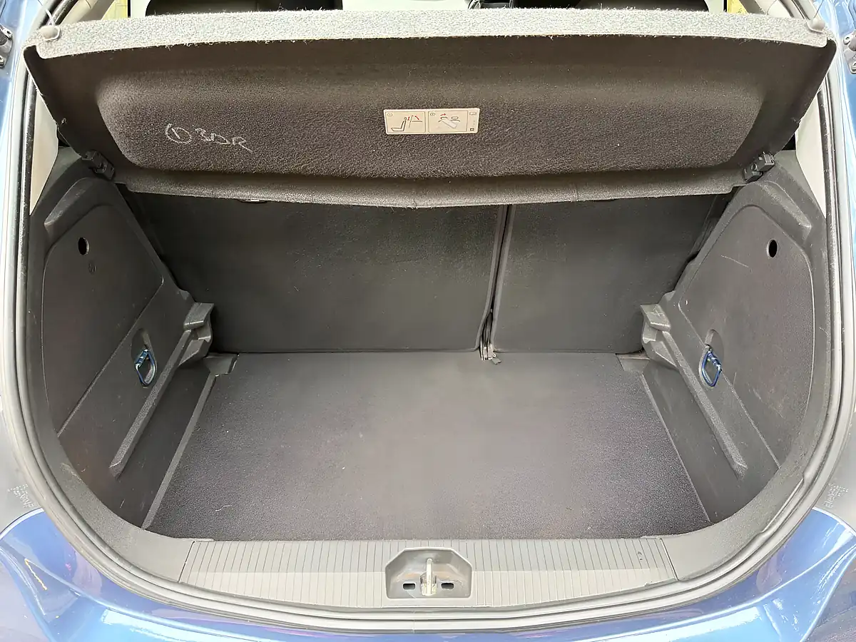 Used 2015 Vauxhall Corsa Sri Blue - Interior and Exterior details 11