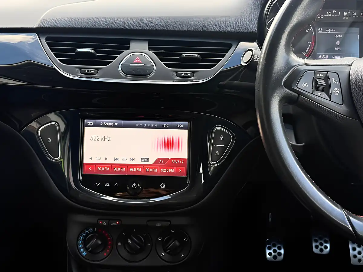 Used 2015 Vauxhall Corsa Sri Green - Interior and Exterior details 10