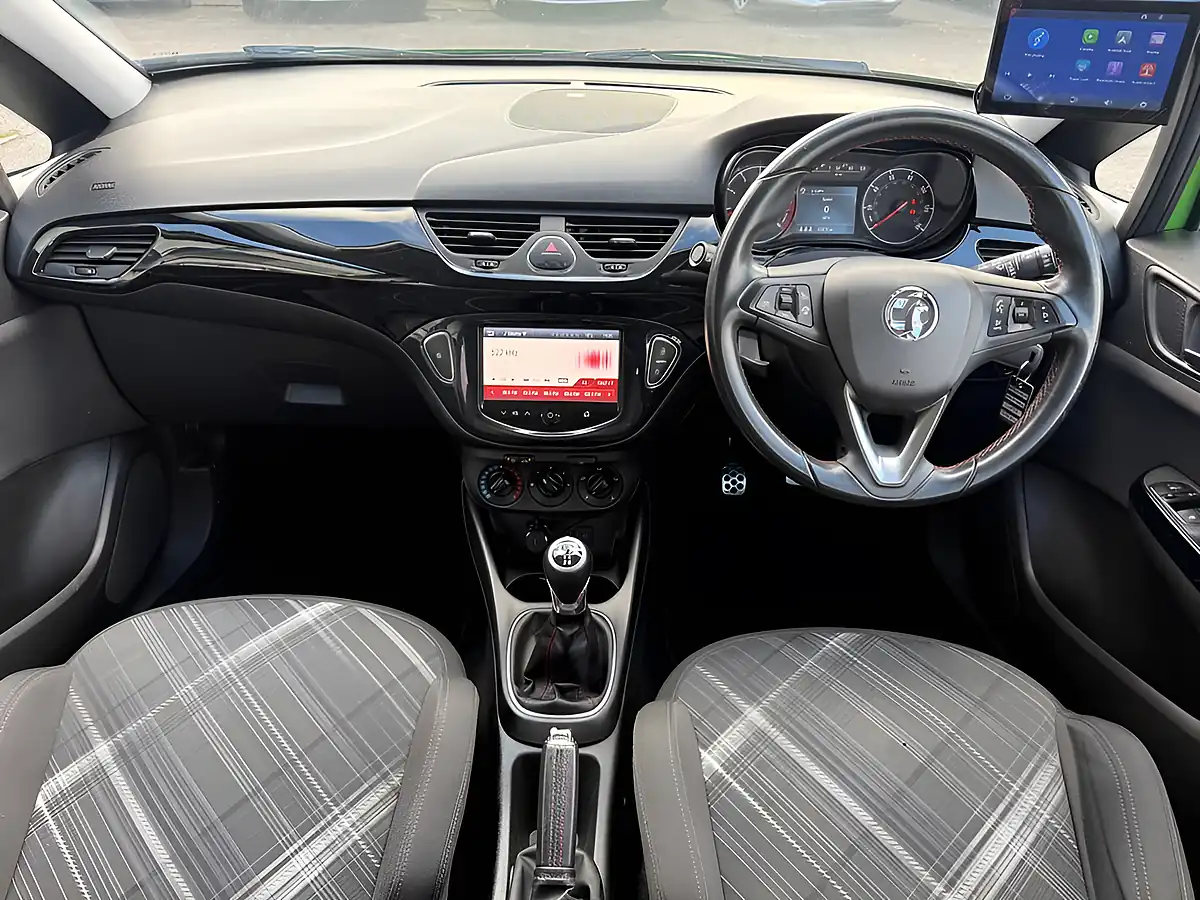 Used 2015 Vauxhall Corsa Sri Green - Interior and Exterior details 3