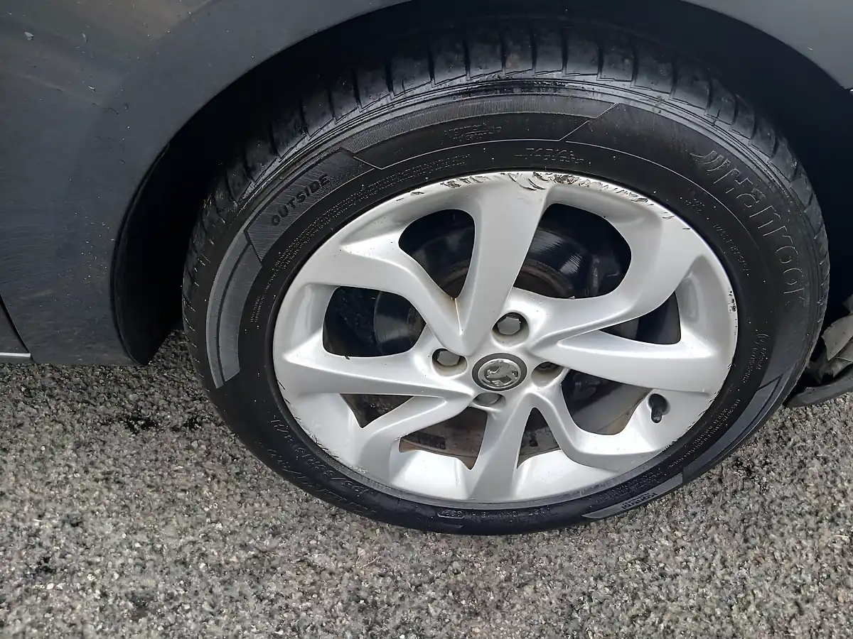 Used 2015 Vauxhall Corsa Sri Grey - Interior and Exterior details 9