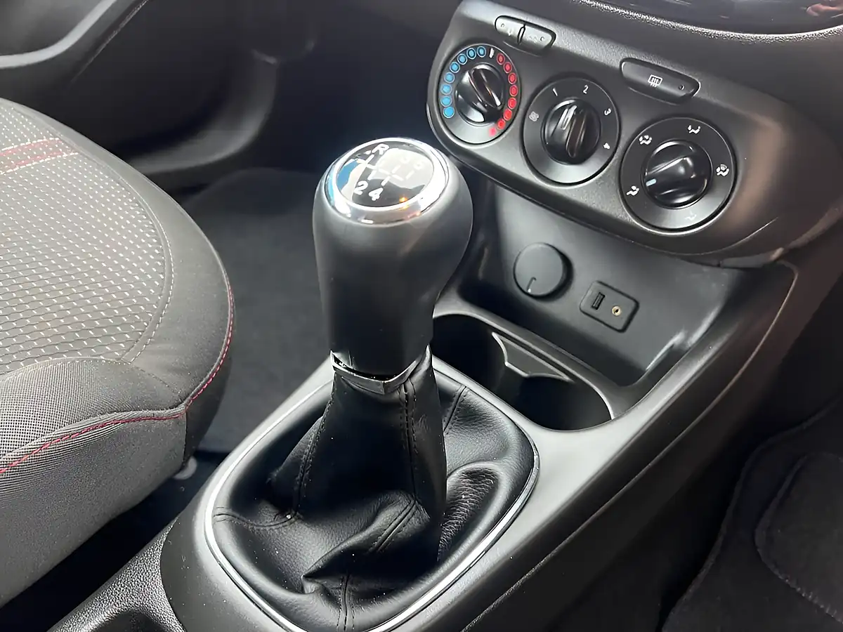 Used 2015 Vauxhall Corsa Sri Silver - Interior and Exterior details 10