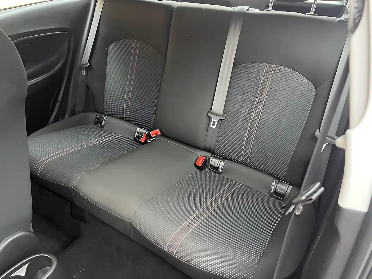 Used 2015 Vauxhall Corsa Sri Silver - Interior and Exterior details 7