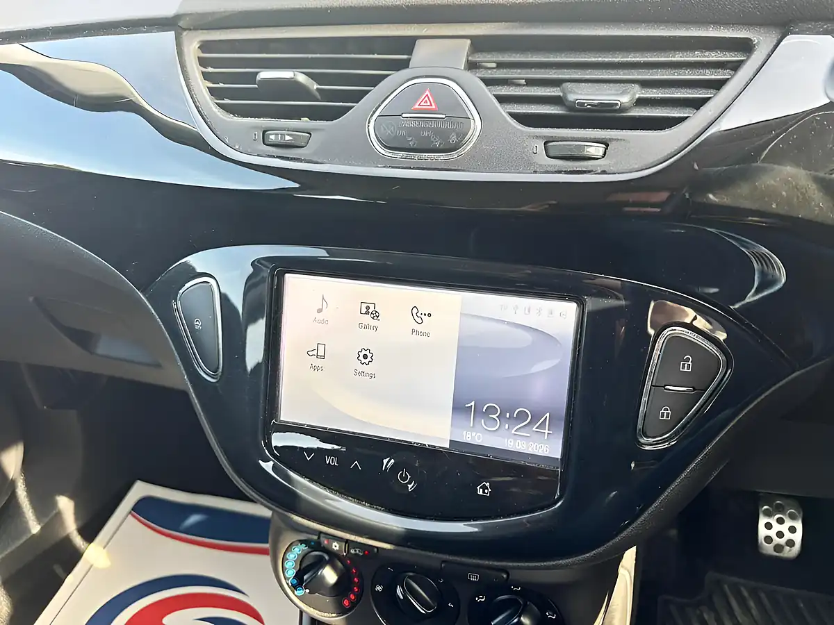 Used 2015 Vauxhall Corsa Sri Silver - Interior and Exterior details 17