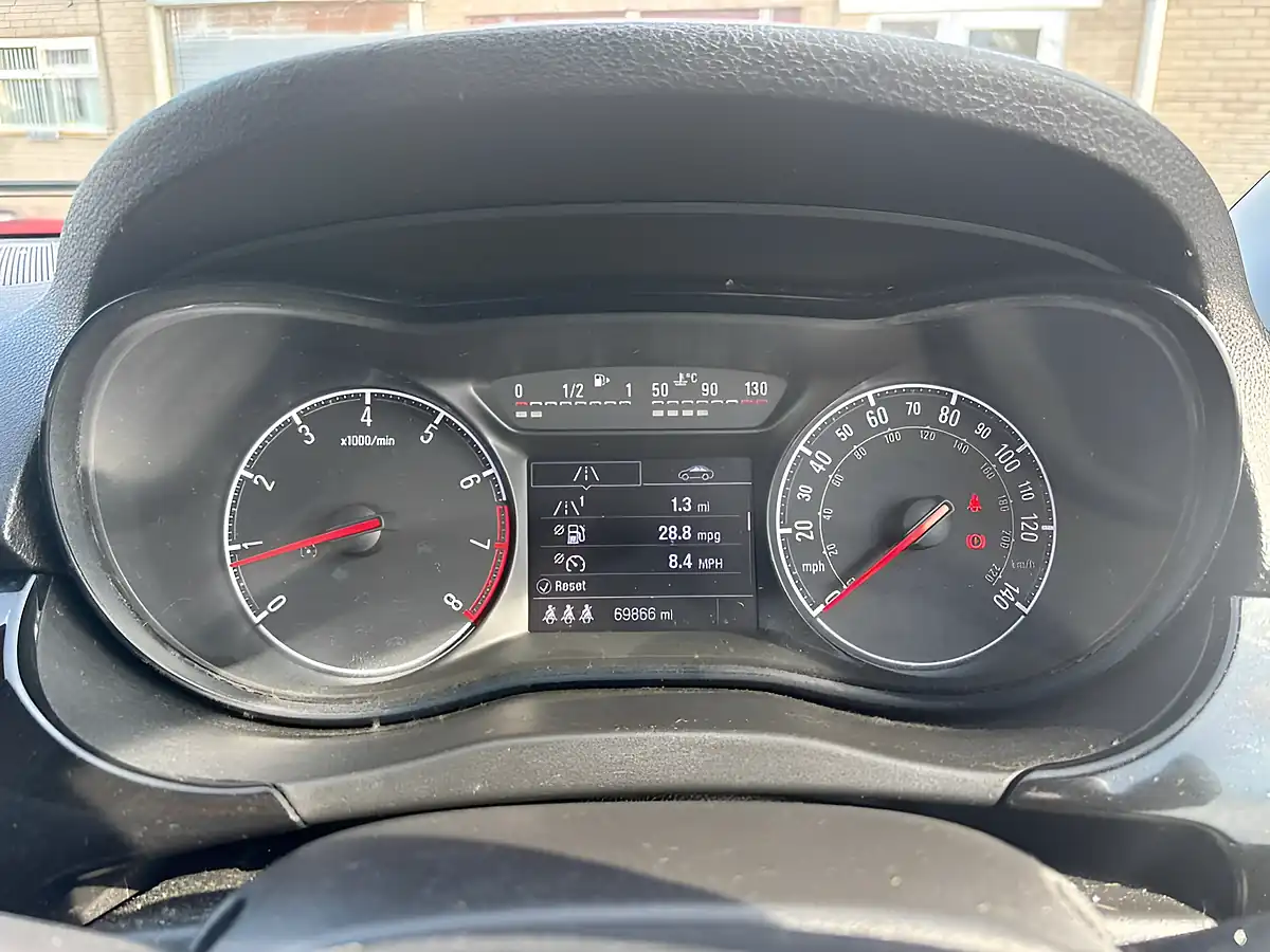 Used 2015 Vauxhall Corsa Sri Silver - Interior and Exterior details 20
