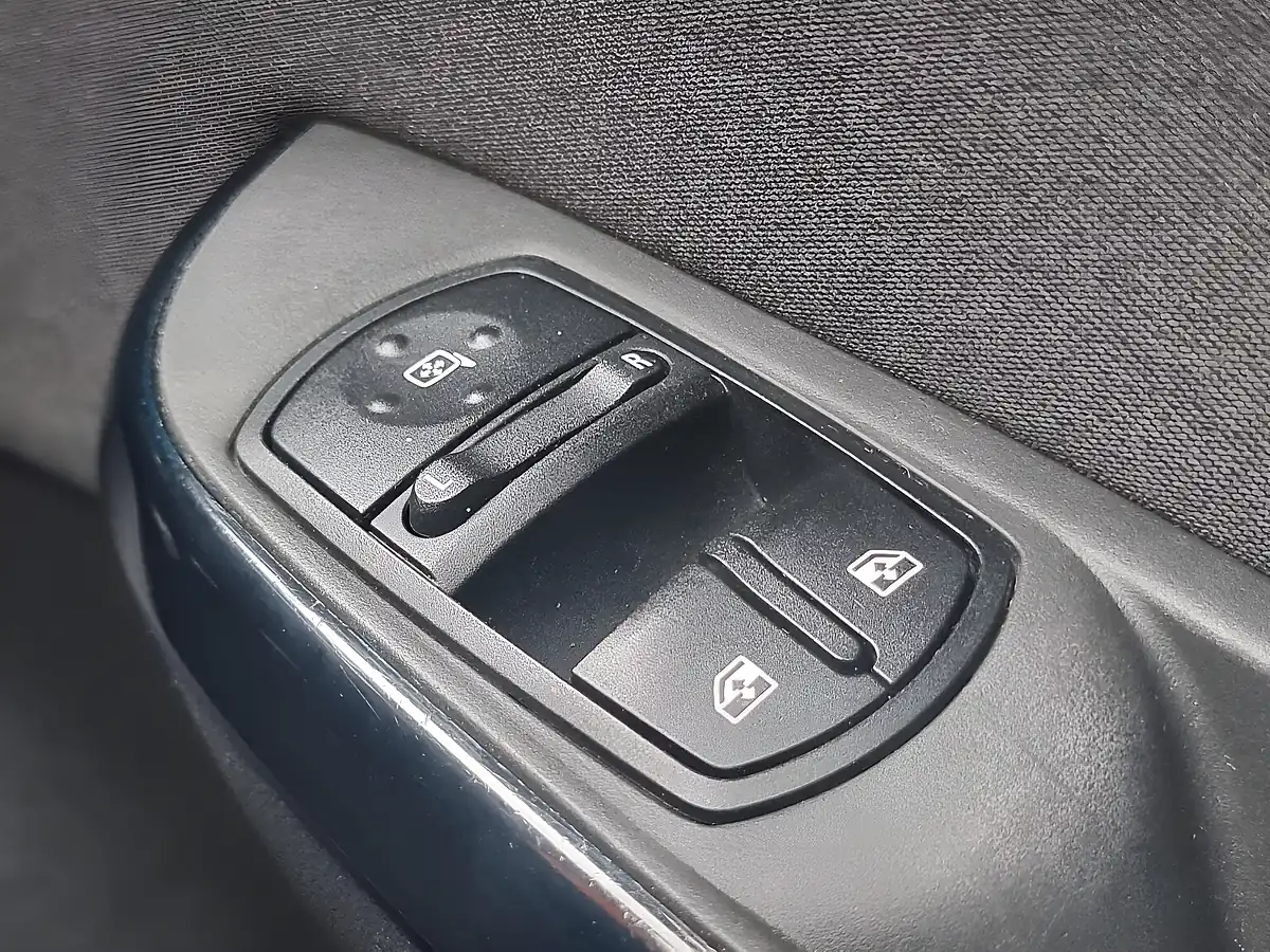 Used 2015 Vauxhall Corsa Sri Vx Line Grey - Interior and Exterior details 20