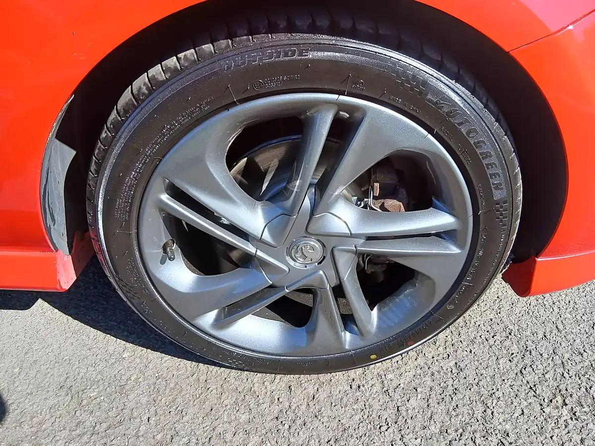 Used 2015 Vauxhall Corsa Sri Vx Line Red - Interior and Exterior details 14
